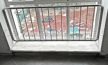 Ограждения из нержавейки экранного типа «Частокол» для окон в Самаре. Готовые проекты ПерилаГлавСнаб