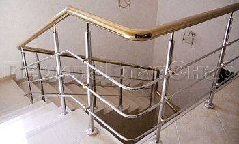 Лестничное ограждение с тремя ригелями и поручнем из латуни в Самаре. Готовые проекты ПерилаГлавСнаб Лестничное ограждение с тремя ригелями и поручнем из латуни в Самаре. Готовые проекты ПерилаГлавСнаб