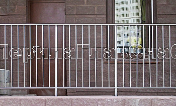 Перила на балкон с вертикальным заполнением в Самаре. Готовые проекты ПерилаГлавСнаб