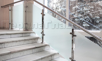 Ограждениие из нержавейки со стеклом для окон в Самаре. Готовые проекты ПерилаГлавСнаб