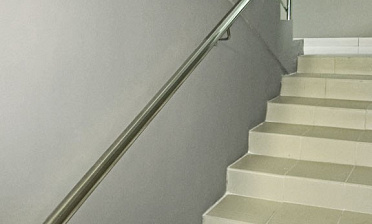 Пристенный поручень из нержавеющей стали купить в Самаре