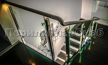 Ограждения со стеклом и подсветкой поручня купить в Самаре