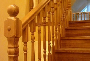 Деревянные лестницы купить в Самаре Деревянные лестницы купить в Самаре