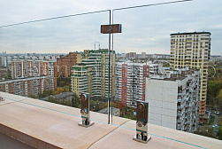 Цельностеклянные ограждения для крыш в Самаре. Готовые проекты ПерилаГлавСнаб - фото 17