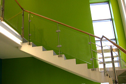 Стеклянные перила для колодезных лестниц в Самаре. Готовые проекты ПерилаГлавСнаб - фото 12