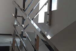 Перила для лестниц из металла в Самаре. Готовые проекты ПерилаГлавСнаб - фото 14