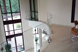 Стеклянные перила для балконов в Самаре. Готовые проекты ПерилаГлавСнаб - фото 19