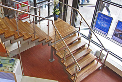 Стеклянные перила для лестниц в Самаре. Готовые проекты ПерилаГлавСнаб - фото 16