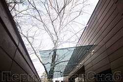 Стеклянные козырьки на вантах в Самаре. Готовые проекты ПерилаГлавСнаб - фото 26