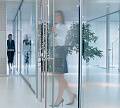 Перегородки в офис с прозрачным стеклом премиум в Самаре. Готовые проекты ПерилаГлавСнаб - фото 1