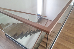 Цельностеклянные ограждения на несущем стекле в Самаре. Готовые проекты ПерилаГлавСнаб - фото 16