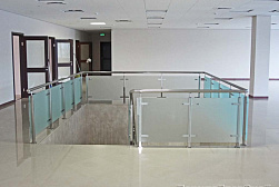 Ограждения из нержавейки со стеклом в Самаре. Готовые проекты ПерилаГлавСнаб - фото 10