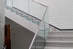 Стеклянные перила для лестниц в Самаре. Готовые проекты ПерилаГлавСнаб - фото 4
