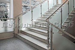 Стеклянные ограждения для торговых  и бизнес центров в Самаре. Готовые проекты ПерилаГлавСнаб - фото 2