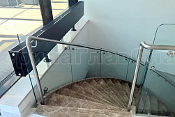 Стеклянные перила для винтовых лестниц в Самаре. Готовые проекты ПерилаГлавСнаб - фото 5