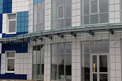 Стеклянные козырьки на спайдерах в Самаре. Готовые проекты ПерилаГлавСнаб - фото 11