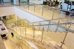 Ограждения из нержавейки со стеклом в Самаре. Готовые проекты ПерилаГлавСнаб - фото 3